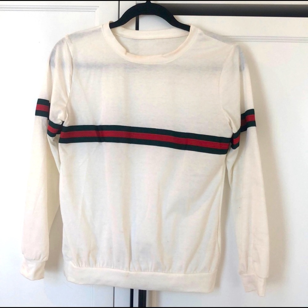 Sweater with green and red strip